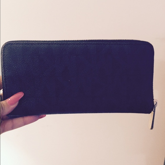 Authentic mk purse - Picture 3 of 3