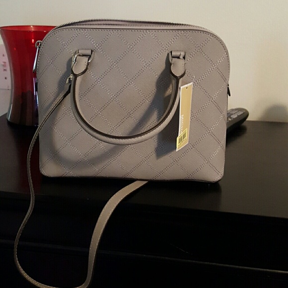 **** SOLD***NWT AUTH MK CINDY SAT. & LG PHONE CASE - Picture 2 of 4