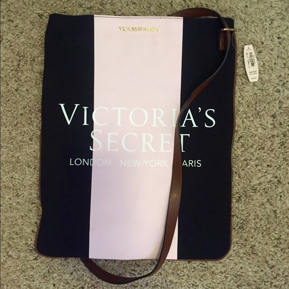 🛑SOLD🛑 VS Adjustable Strap Travel Bag