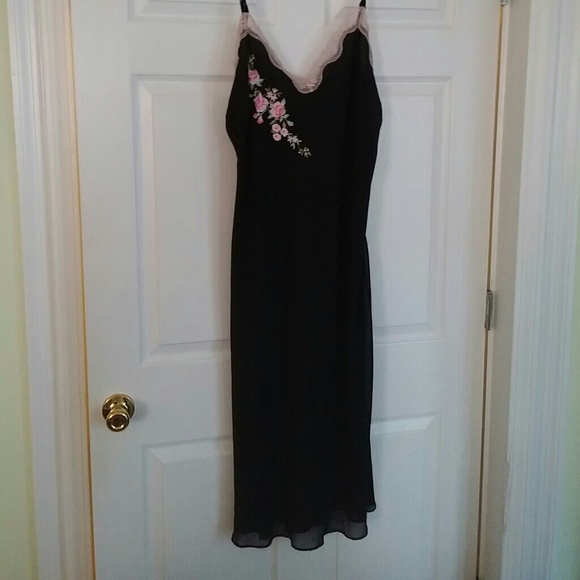 ENCHANTING BLACK/PINK NIGHTGOWN L