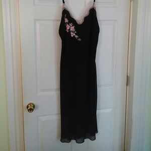 ENCHANTING BLACK/PINK NIGHTGOWN L
