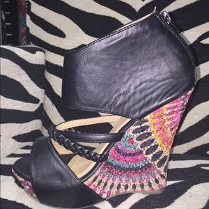 Colorful, size 8.5 wedges