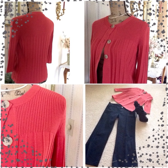 3 Button💚 Cardigan💚 - Picture 2 of 4