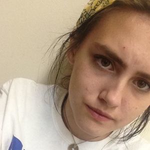 Meet your Posher, Ëmìły