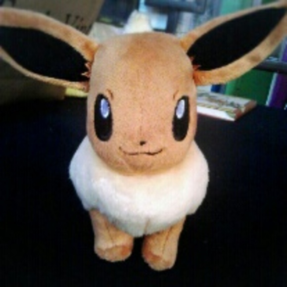 Pokemon Eevee plushie
