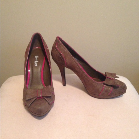 Like new brown & pink bow heels - Picture 1 of 4