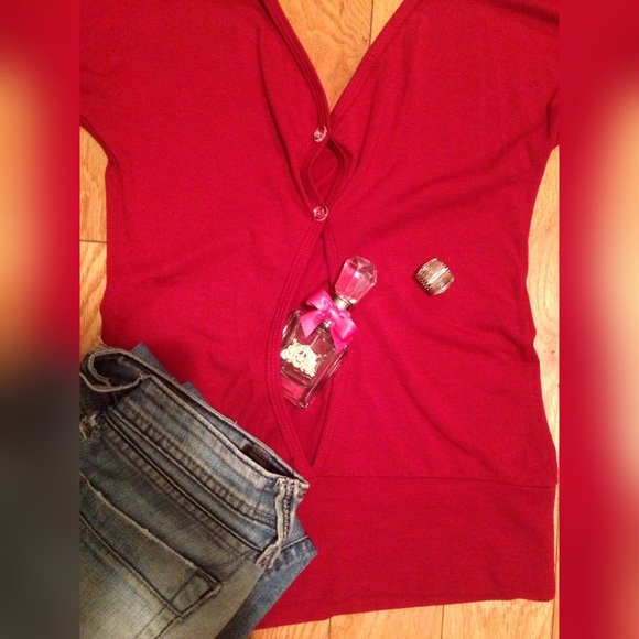 Red Top - Picture 3 of 4