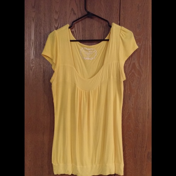 Yellow top - Picture 2 of 4
