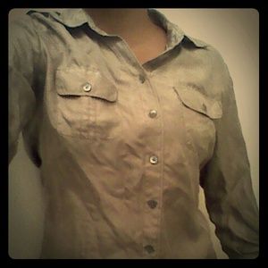 Banana Republic Silk Button-Down Size M (NWOT)