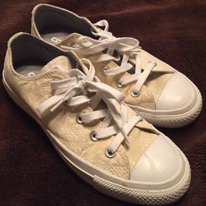 SUPER REDUCED TO SELL!!! Like new Converse