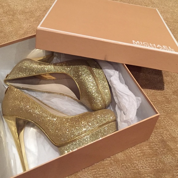 Michael Kors Gold Sparkle Gideon Pump