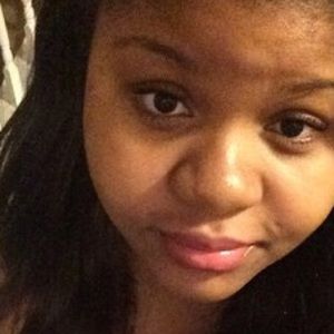 Meet your Posher, Dee dee