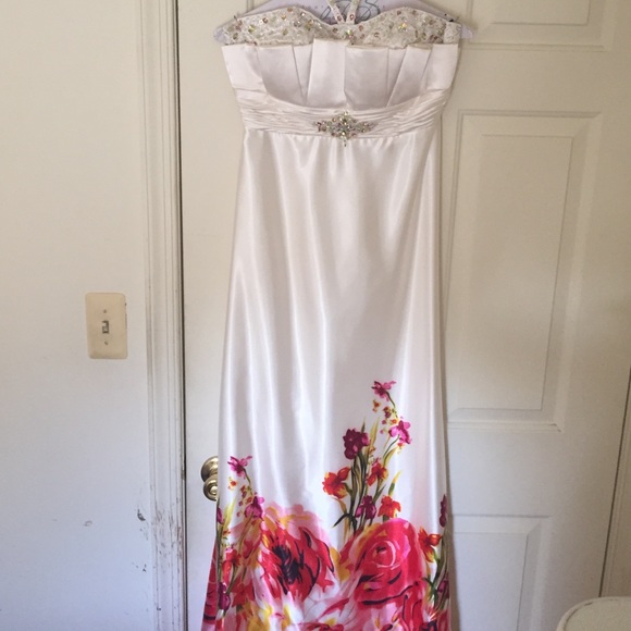 Prom Dress! - Picture 2 of 4