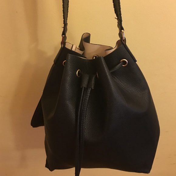 Bucket bag
