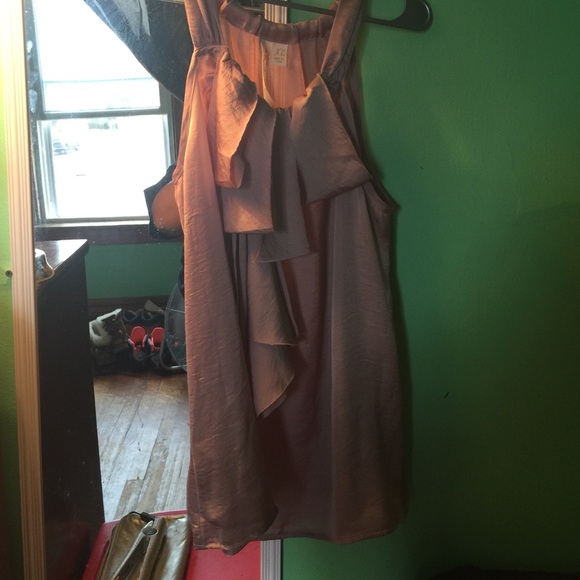 SALE! 🔷 Lightweight formal tank!