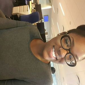 Meet your Posher, Ashley