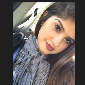 Meet your Posher, Valeria