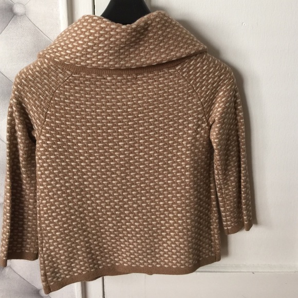 Cardigan - Picture 2 of 3
