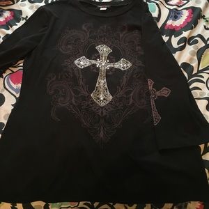 XL Black Cross T-Shirt😍