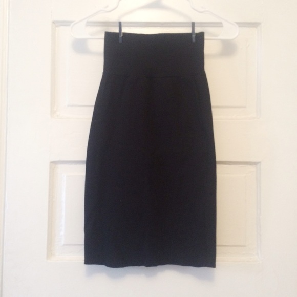 Black cotton American Apparel pencil skirt.