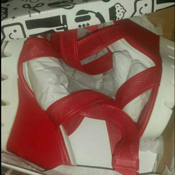 Red Bamboo Wedges