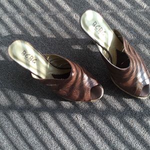 BCBG SHOE