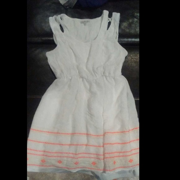 White dress with elastic waist