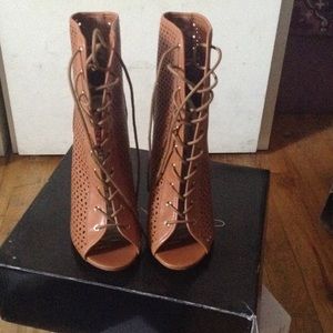 Very comfortable easy lace tie heels