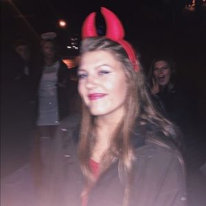 Meet your Posher, Hayley