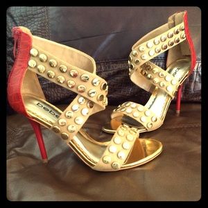 Bebe Size 6 heels. Camel/Red/Gold. Worn once