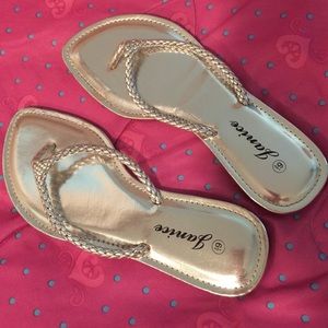 Sliver flat sandals