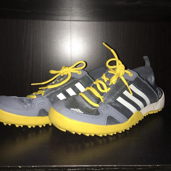 Adidas Daroga Size 9