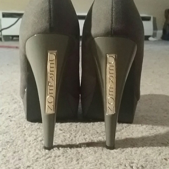 Heels - Picture 2 of 3