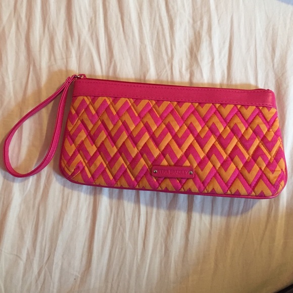Vera Bradley Wristlet - Picture 1 of 4