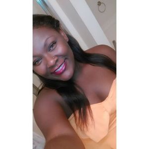 Meet your Posher, Latia