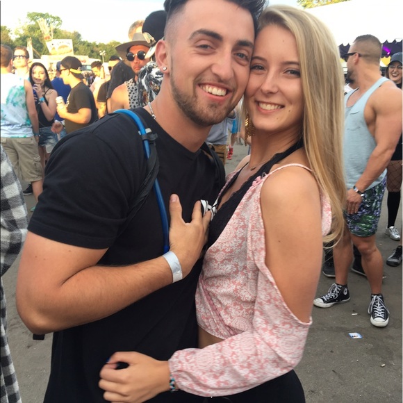 Meet your Posher, Savannah - Picture 3 of 3