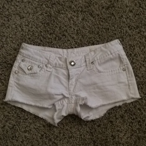 white jean shorts