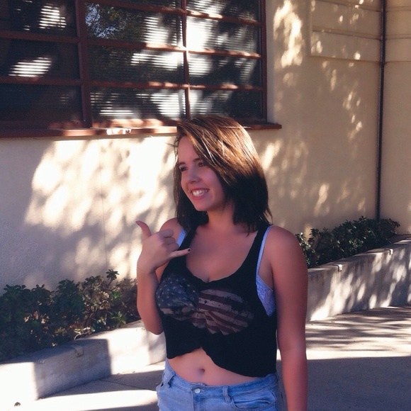 Meet your Posher, Alexis - Picture 1 of 1