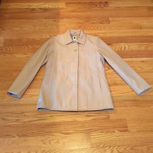 GAP tan nylon jacket. Size M.