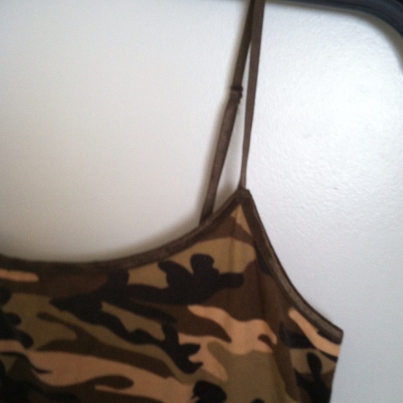 Navy Pattern Tank-top - Picture 3 of 3