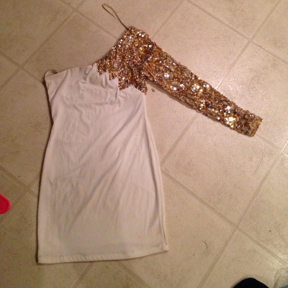 white and gold homecoming dress.