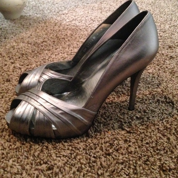Stuart Weitzman Silver Pumps - Picture 2 of 4