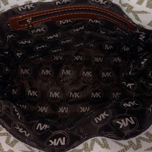 Michael Kors Hamilton Large Logo Tote - Picture 2 of 4