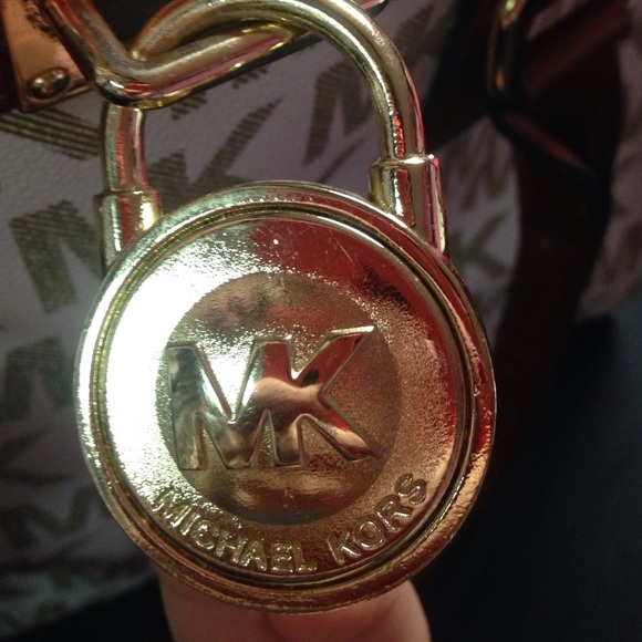 Michael Kors Hamilton Large Logo Tote - Picture 3 of 4