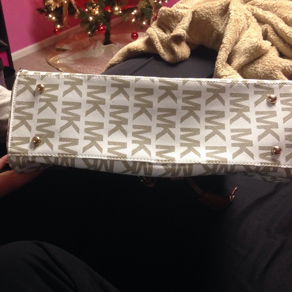 Michael Kors Hamilton Large Logo Tote - Picture 4 of 4