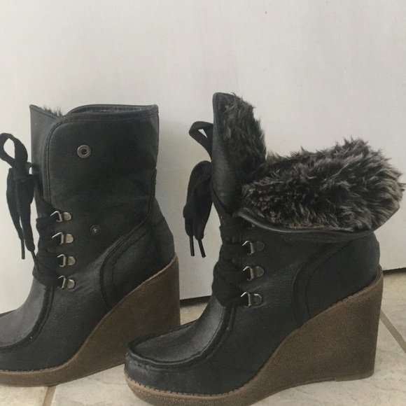 Wedge boots