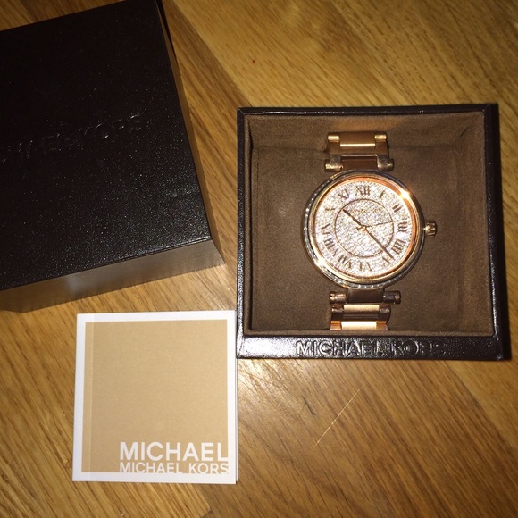 ⚠️SOLD⚠️ NWOT Michael Kors Watch - Picture 2 of 4