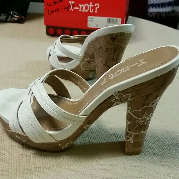 Y-not? Brand white mules with cork platform - Picture 4 of 4