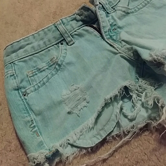 Mossimo shorts - Picture 2 of 4