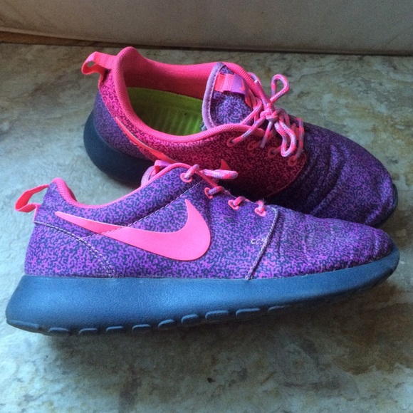 nike roshe pink and purple
